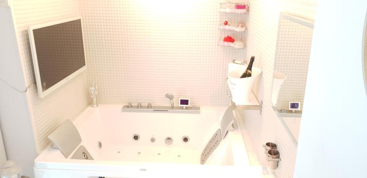 White Luxury Penthouse In City Centre أمستردام المظهر الخارجي الصورة
